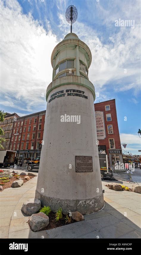 Titanic memorial hi-res stock photography and images - Alamy