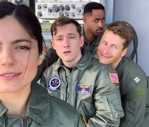 ‘Top Gun: Maverick’: Behind-the-Scenes Photos of Miles Teller, More ...