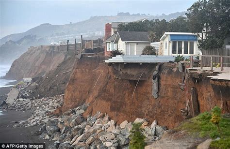 Warm water pile up caused mega El Niño | Daily Mail Online