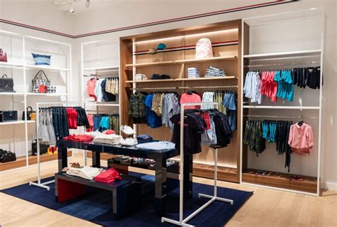 The first Tommy Hilfiger Outlet in Romania has opened – AdHugger