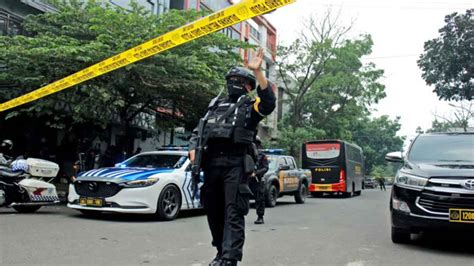 Pembom Bunuh Diri Serang Kantor Polsek Astana Anyar Bandung - EtIndonesia