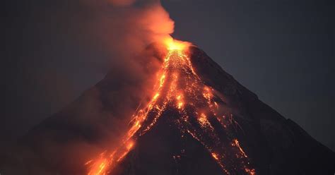 Dangerous volcanoes around the world