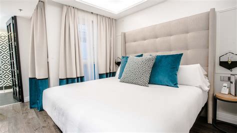 Hotel Regina Madrid - Compare Deals