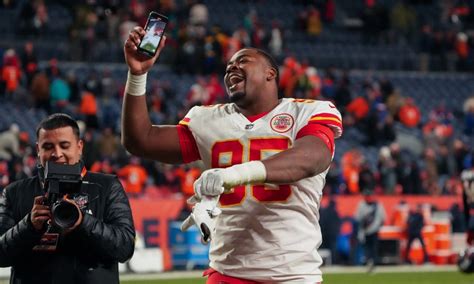 Kansas City Chiefs’ Chris Jones gives update on wrist injury from 2021