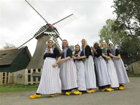 Volendam: Traditional Costume Photo with Cheese & Clog Tour | GetYourGuide