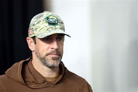 Aaron Rodgers spotted drinking $260 bourbon and smoking $275 cigar ...