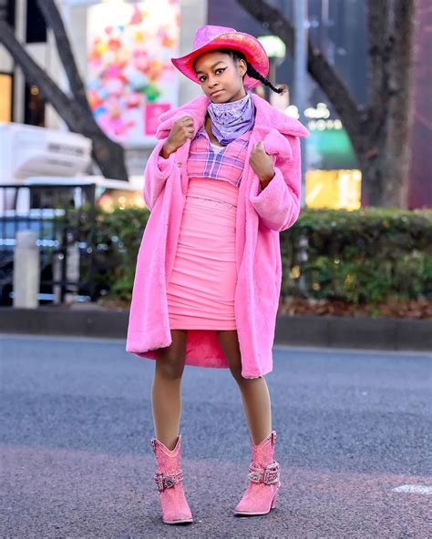 Tokyo Fashion: Tokyo-based college student Sierra (@frokyo) on the street in Harajuku today wea ...