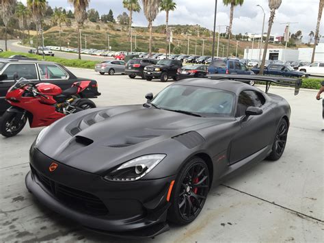 Spotted this matte black Dodge Viper : Dodge