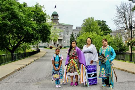 Hiawatha Wampum Belt Flag flies above McGill - McGill Reporter