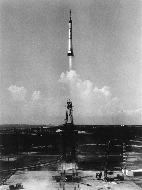 Building Project Mercury: Test Flight Photos of NASA's First Spaceship ...