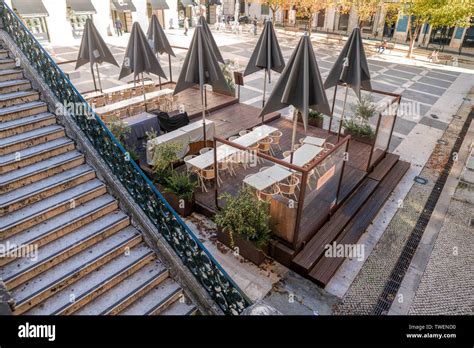 Street restaurant in downtown Lisbon Stock Photo - Alamy