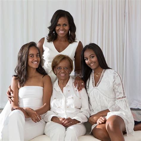 9 Parenting Tips From Michelle Obama And Her Mom - Private Home ...