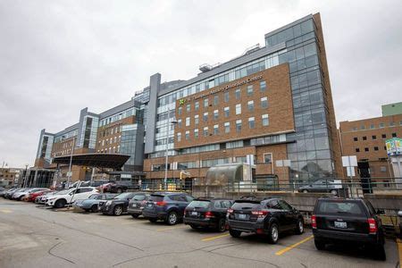 View of Sunnybrook Hospital in Toronto | Physician's Weekly