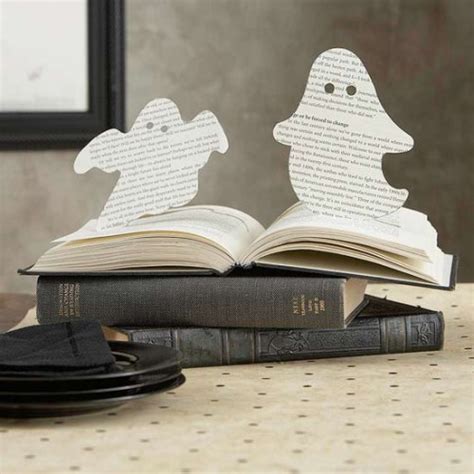 20 DIY Ghoulish Halloween Ghost Decorations - Shelterness