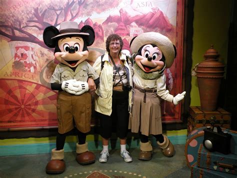 Pam's blog: More Animal Kingdom, shows, scary ride (yes me!), character photos