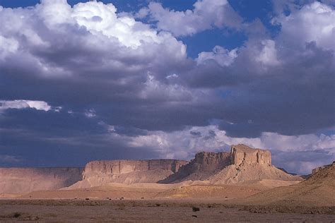 Mount Al-Ṭubayq | mountain, Arabian Desert, Arabian Peninsula | Britannica