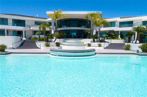 Take A Look Inside Eddie Murphy's Breathtaking $10 Million Mansion