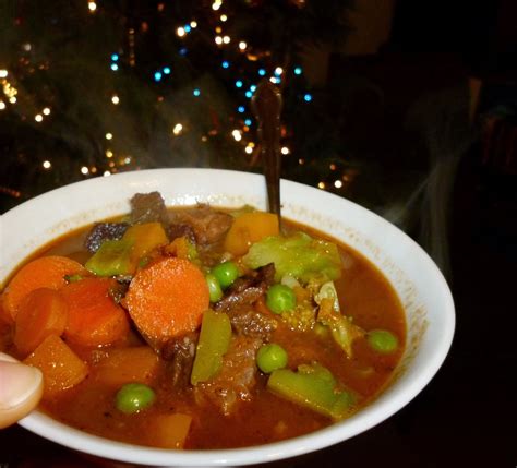 Noelle likes Good Food: Beef Neck-bone Stew (cooked in a Dutch Oven)