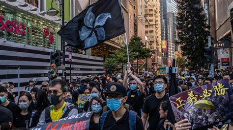 Hong Kong Protests: Police Face Off With Demonstrators After Election Rally - The New York Times