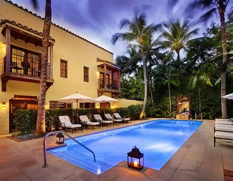 The Brazilian Court, um hotel de luxo, 5 estrelas em Palm Beach.