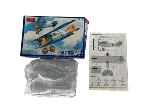 Lot Of 9 Vintage WW2 Plastic Model Plane aircrafts airplane kits old ...