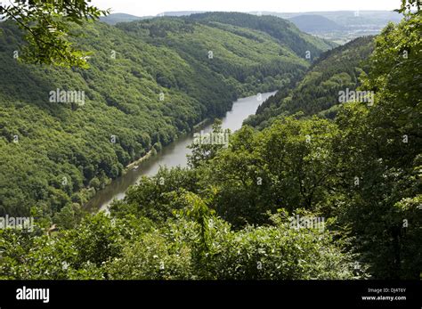 V-shaped valley of the Saar River, Mettlach Stock Photo: 62801731 - Alamy