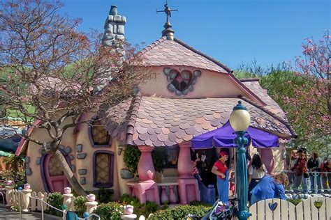 Minnie's House at Disneyland: Things You Need to Know