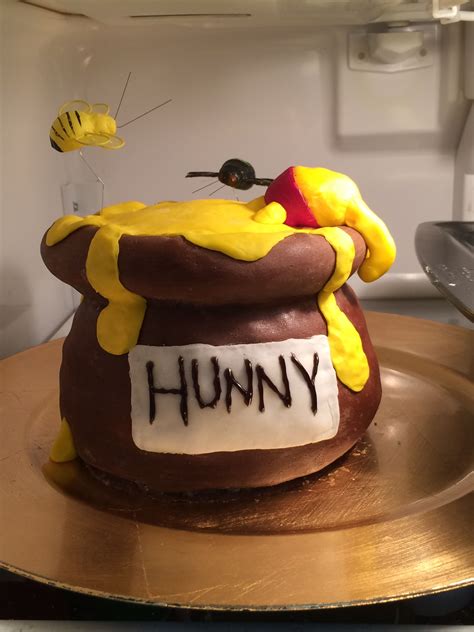 Hunny Pot Cake - Winnie the Pooh | Pot cakes, Homemade cakes, Cake