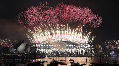 PHOTOS: New Year's Eve celebrations around the world as revelers ring in 2016 - ABC7 San Francisco