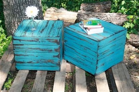 12 DIY Pallet Side Tables / End Tables | 101 Pallets Old Pallets, Recycled Pallets, Wooden ...