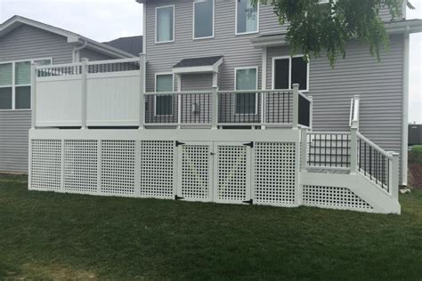 Trex® Deck with White Privacy Wall & White Lattice Skirting | Rock ...