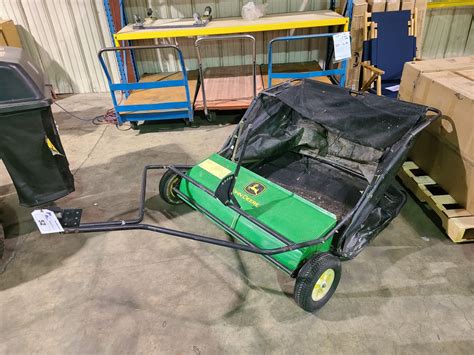 JOHN DEERE 42" TOW-BEHIND LAWN SWEEPER RIDE-ON LAWN MOWER ATTACHMENT