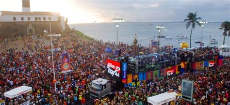 Carnival Salvador de Bahia - The world's biggest street party!