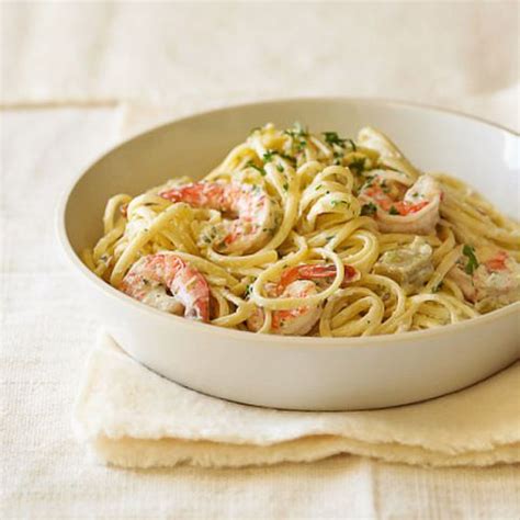 #LOWCALORIE - Healthy Shrimp Linguine Alfredo w/ Cauliflower | The Man With The Golden Tongs ...