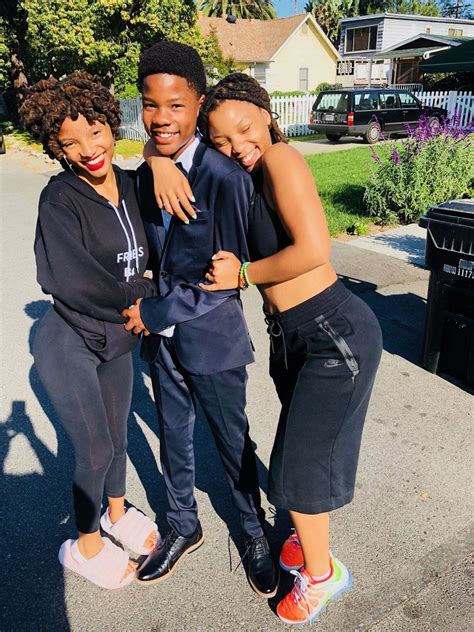 Chloe and Halle with lil brother https://twitter.com/chloexhalle | Chloe x halle, Chloe and ...