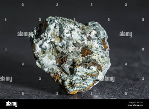 Diamond rock mineral hi-res stock photography and images - Alamy