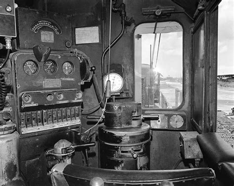 SCL EMD GP-9 engineer's cab interior view taken at the Uce… | Flickr