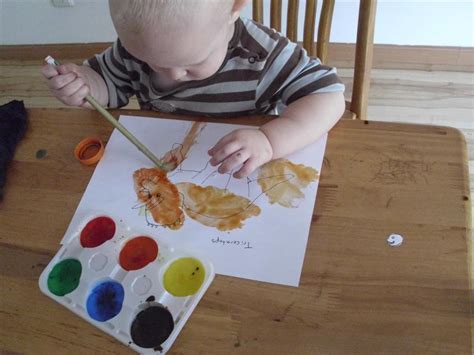 The Do-It-Yourself Mom: Dinosaur Themed Preschool Craft Idea: Archeological Painting