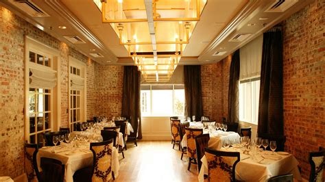 Brennan's of Houston — Restaurant Review | Condé Nast Traveler