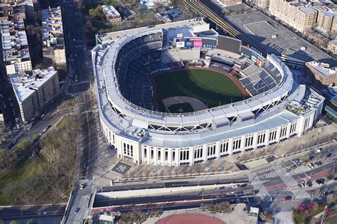 Yankees fans won't be going to stadium 'for a while': de Blasio