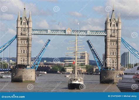 London Tower Bridge Opening Editorial Stock Image - Image: 21475349