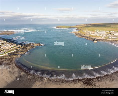 Irish cliffs town hi-res stock photography and images - Alamy