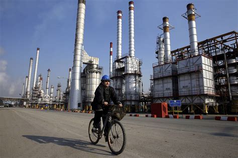 Iran Wants to Double Oil Exports After Sanctions Lifted - WSJ