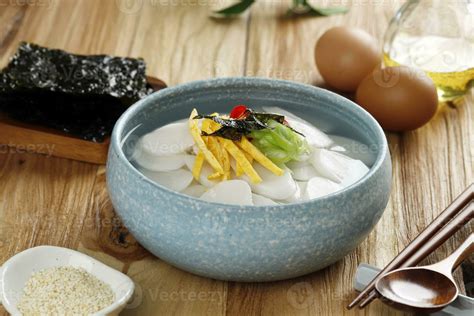 Tteokguk, Korean traditional Food Rice Cake Soup 28899898 Stock Photo at Vecteezy