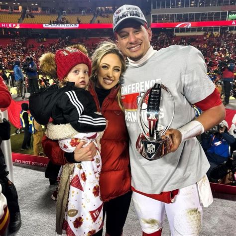 Why NFL Quarterback Patrick Mahomes Deserves the Title of All-Star Dad ...