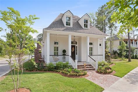 Acadian Style Home Design: Description, Floor Plans and Tips