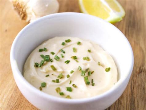 How To Make 5 Minute Garlic Aioli - Tastefulventure