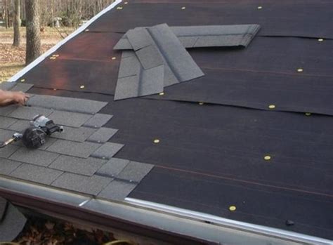 How to tar paper your roof - Ecofriend