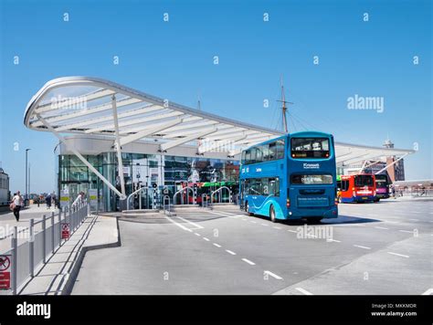 Portsmouth bus station hi-res stock photography and images - Alamy