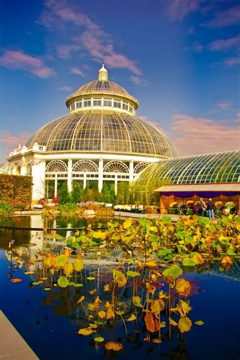 Walk in New York: Bronx The New York Botanical Garden - the Enid A Haupt Conservatory